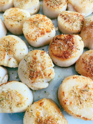 Seared scallops with fennel pollen & lemon